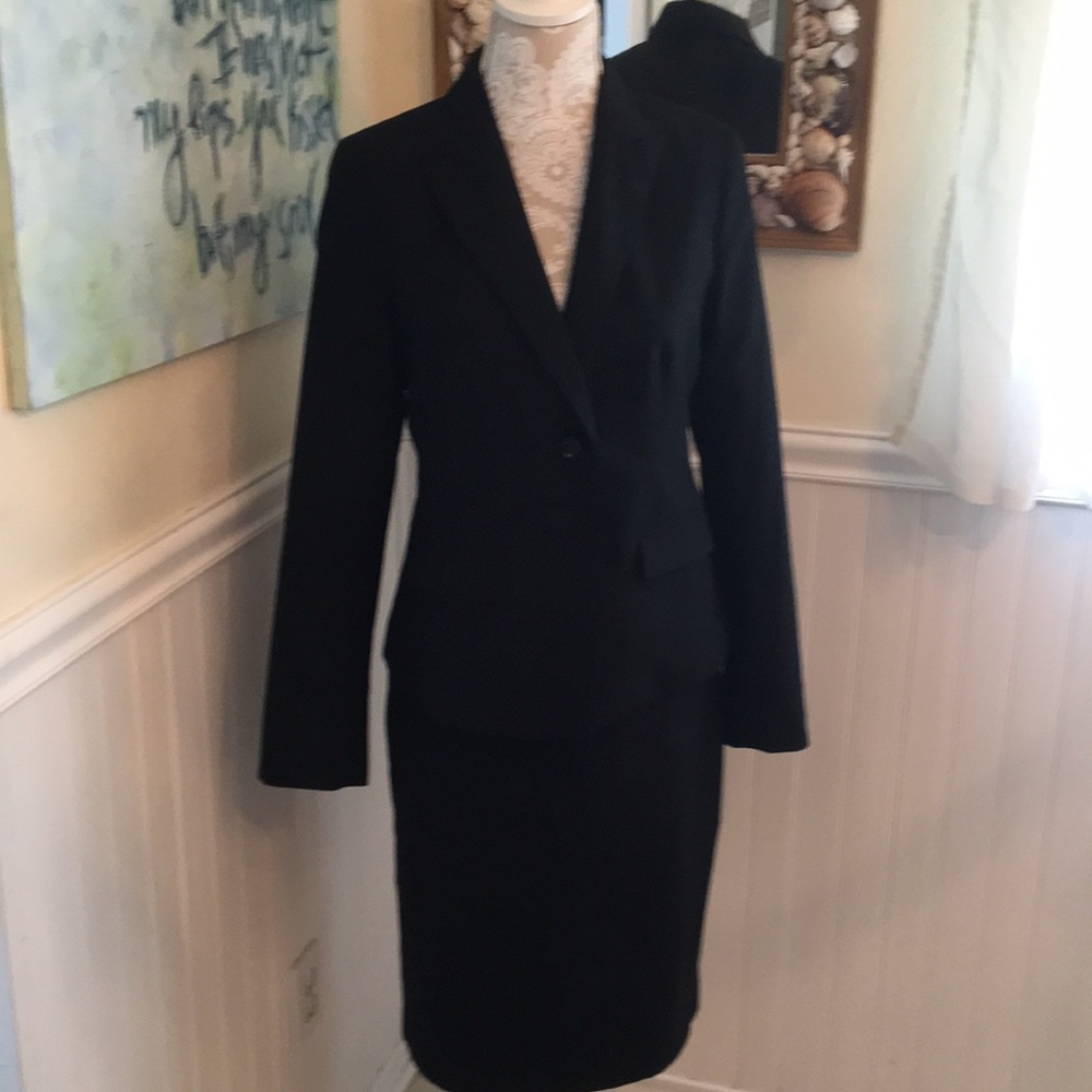 Ann Taylor 3 piece suiting. Pants, skirt & jacket